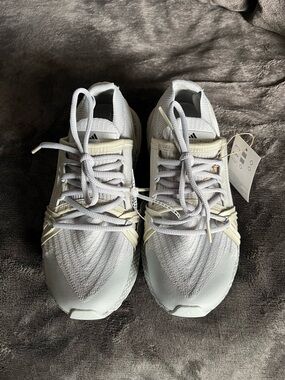 NWT Adidas Women’s Stella McCartney UltraBoost 20 Running Shoes Sneakers 6.5